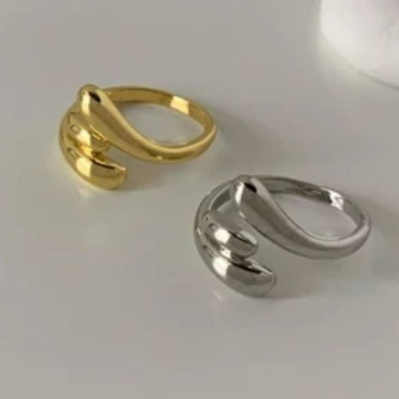 Womens Set of Two Silver And Gold Tear Shape Layers Twisted Open Ring Adjustable - Picture 6 of 14